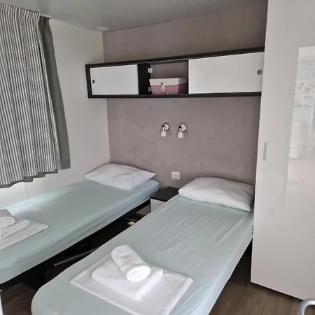 Mobilna Kucica Marko - Plaza Slanica * 穆泰尔岛